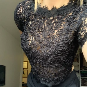 Spetstopp - Svart spetstopp från Zara. Aldrig använd av mig men köpte den på plick för några år sedan. 