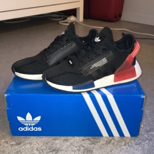 Adidas NMD skor  - Säljer mina adidas NMD sparsamt använda. Bra skick 
