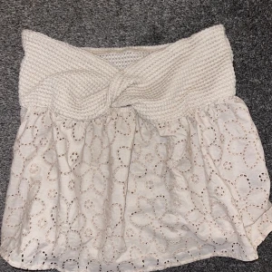 Topp  - Denna fina tubb topp från shein! Super fin och aldeig använd pågrund av för liten storlek! 