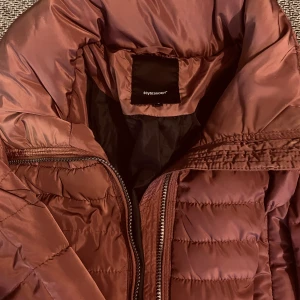 S - Ny, oanvänd jacka