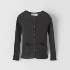 Kofta Zara - Grå ribbad Kofta från Zara. Superskönt material 😊aldrig använd