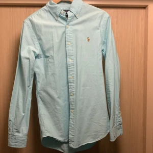 Ralph Lauren skjorta - Turkos Ralph Lauren skjorta. Storlek S, herrmodell, slim fit. Nyskick - inget slitage