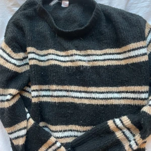 Stickad tröja - Söt stickad tröja