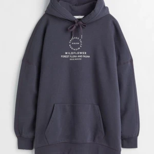 Hoodie strl M. Helt ny! - Helt ny. Strl M