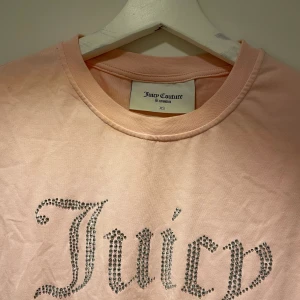 Juciy T-shirt rosa - Köpt från JD för 399kr 💖🌟 säljer nu för 100kr