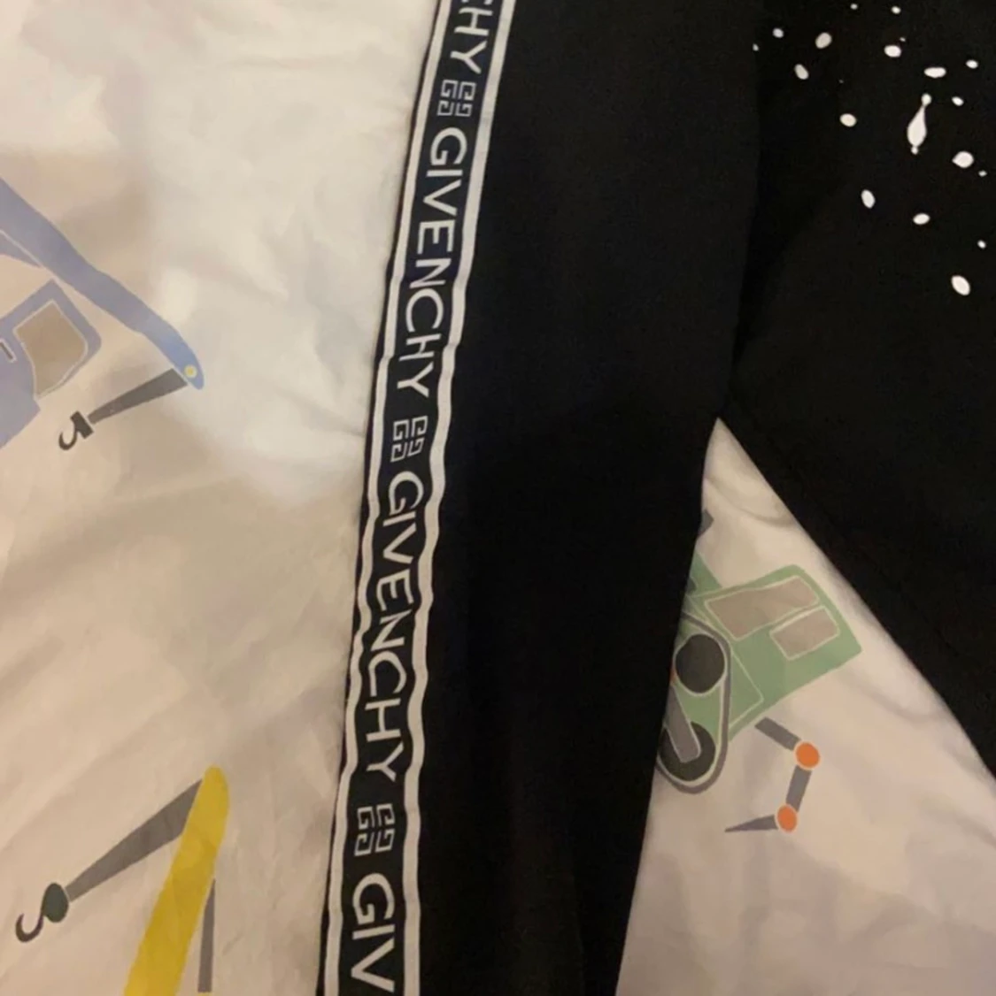 Givenchy tröja endast för 1000 kr - 90