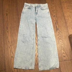 Weekday Jeans - Weekday jeans i modellen ACE, storlek W29 L34. 150kr+frakt 
