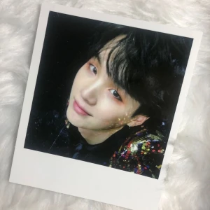 bts wings - SÖKER! söker den här pc från wings med SUGA. min kompis önskar sig den här och jag vill verkligen fixa den åt henne!! kan betala 100kr men ni bestämmer. är inte riktigt ett kpop fan men måste verkligen få tag på den här tack tack❤️