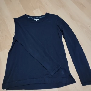 3 jumpers - Oanvända jumpers. Köpta på New House i Lund. Alla 3 för 400 kr eller enskilda för 180 kr. 