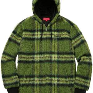 Grön Supreme mohair work jacket. Såld på grailed för allt mellan 180-300€