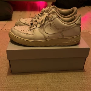 Nike air force strlk 41 - Ganska slitna