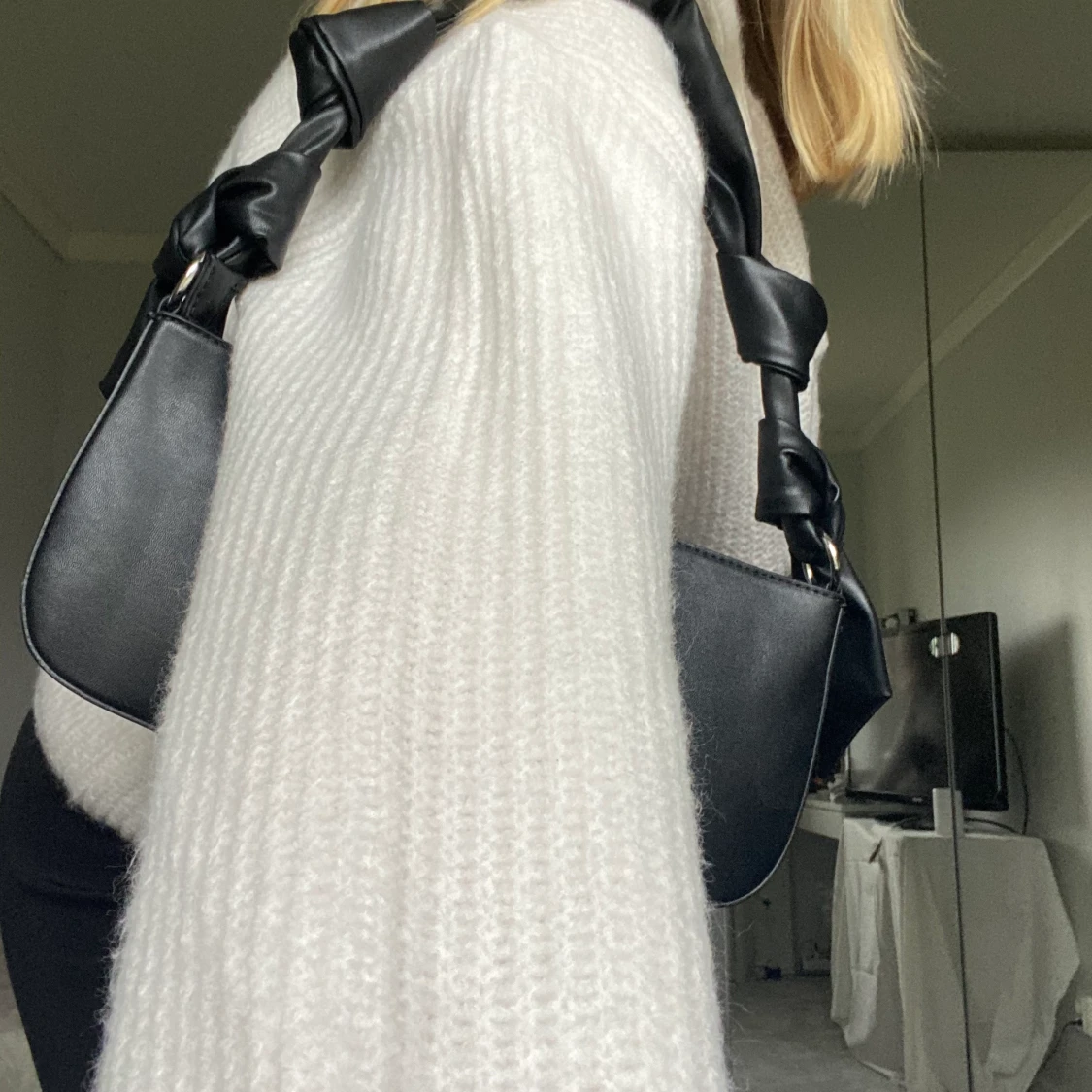 Svart axelväska - 90