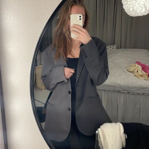 Blazer  - Tvåfärgad blazer från monki 💞 