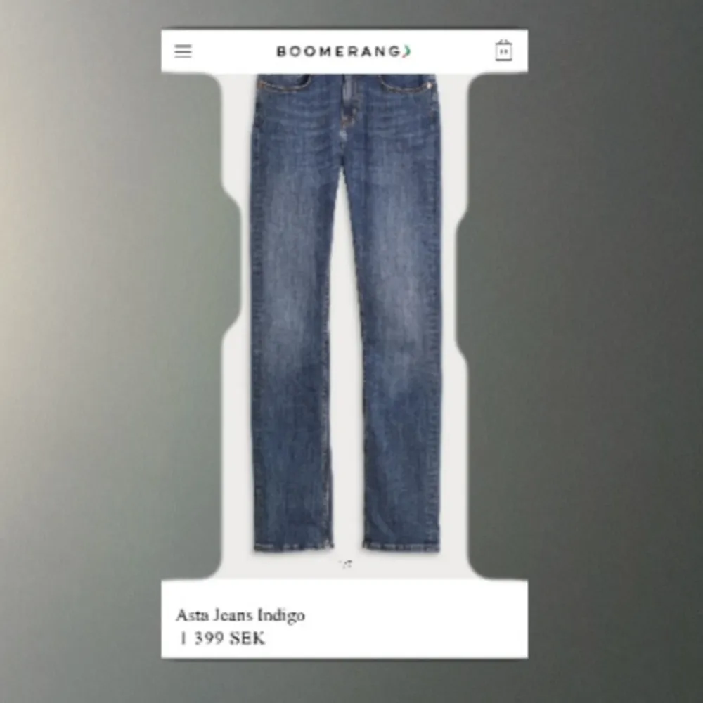 Säljer dessa sjukt fina low waist jeansen ifrån boomerang❤ Ny pris är då 1399 så säljer för 800kr💖 Kom gärna med förslag på pris så kan vi diskutera saken!. Jeans & Byxor.