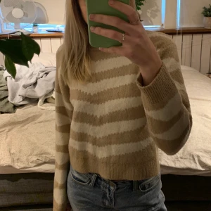 Brun zebra tröja från mango  - Brun varm tjcoktröja från mango 💓