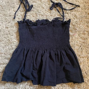 Topp - Snygg topp strl 36