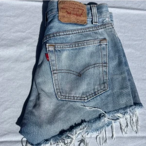 Levi’s shorts  - Supersnygga levi’s shorts, köpta av en annan tjej här på Plick satt tyvärr inte som jag ville. Mycket bra skick! 