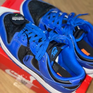 DUNK "HYPER COBALT" LOW strlk 42 - Tänkte sälja mina dunks som är använd bara 4 gånger i perfekt skick köpt från restocks kvittot finns. Köpte för 2,5k 