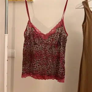 Thrifted pink leopard print tank top 