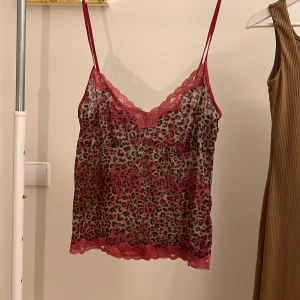 Lace tank top  - Thrifted pink leopard print tank top 