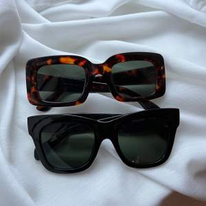 Superfina solglasögon från weekday (svart) och Gina (brun). Org pris på weekday 400kr ca och Gina ca 200kr. Använda ca 1-2 gånger jättefint skick. 🤎🖤obs båda glasögon ingår