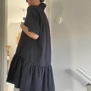 Superfin klänning🖤 - Super bra basic att ha i garderoben! Kontakta mig för fler bilder eller för mer information <3