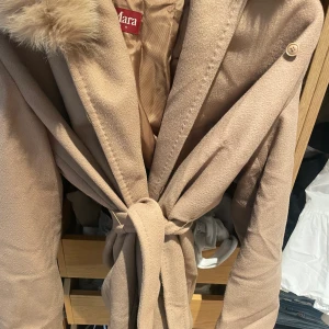 Maxmara kappa  - Beige/brun, bra skick, köpt 2019 NK