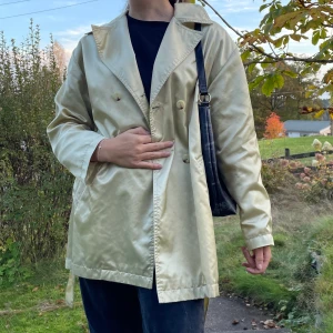 Kappa  - Rensar min garderob inför flytt utomlands, se mina andra annonser för liknande plagg! FÖRST TILL KVARN! ❣️ 