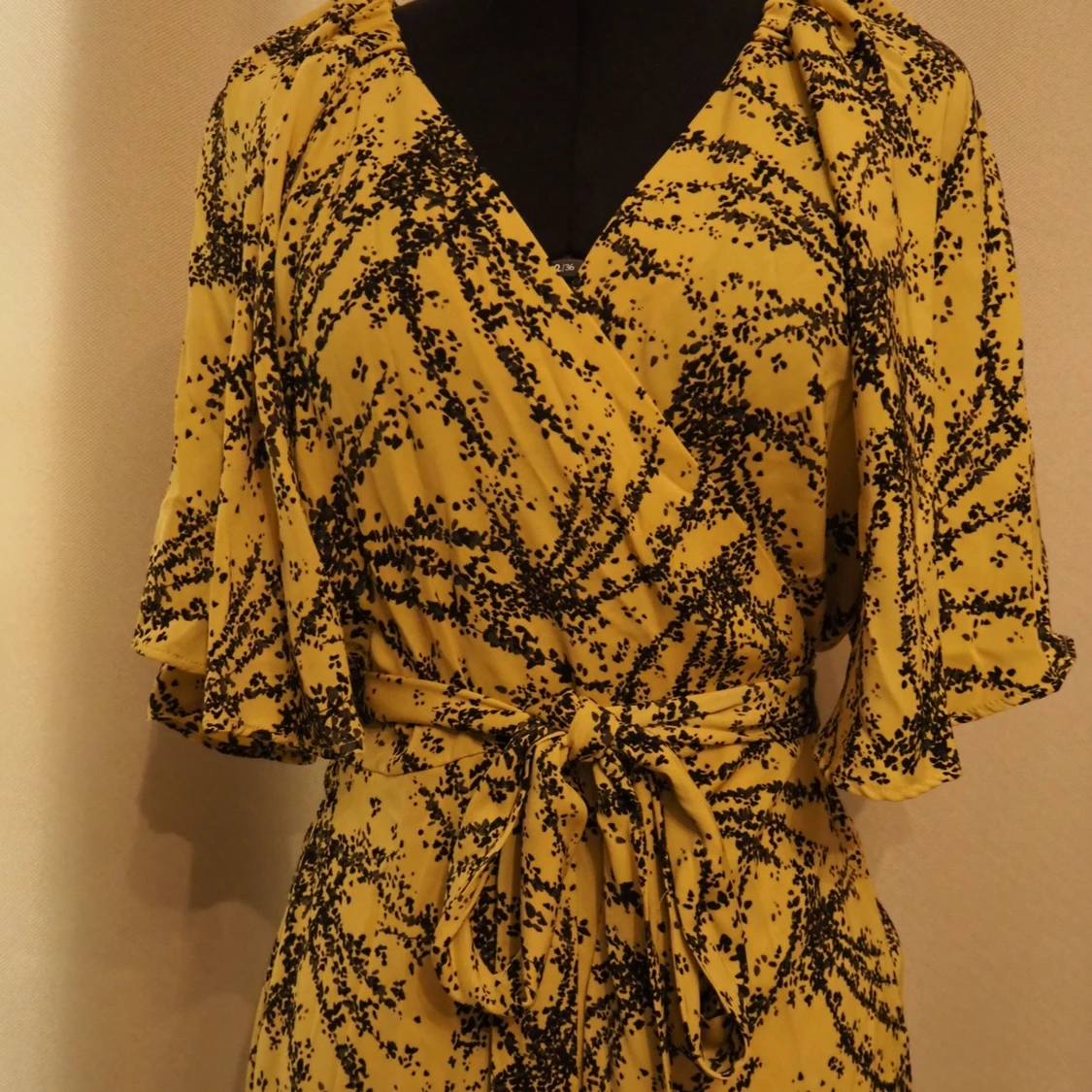 Helt ny omlottklänning, storlek M  - 90