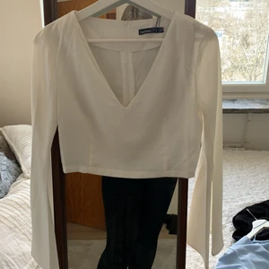 Topp - Jättefin croppad festtopp