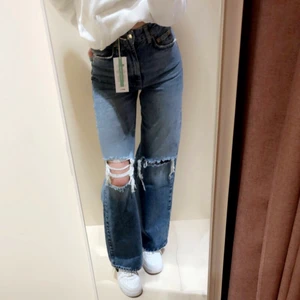 Blåa jeans - Jeans från Gina tricot använt fåtal gånger därav säljs dom💕