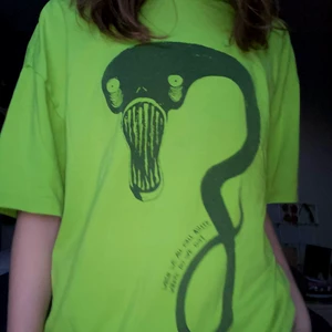 Merch  - Supercool Billie Eilish merch, köpt på bershka. Den sitter jättebra, och är slutsåld<3