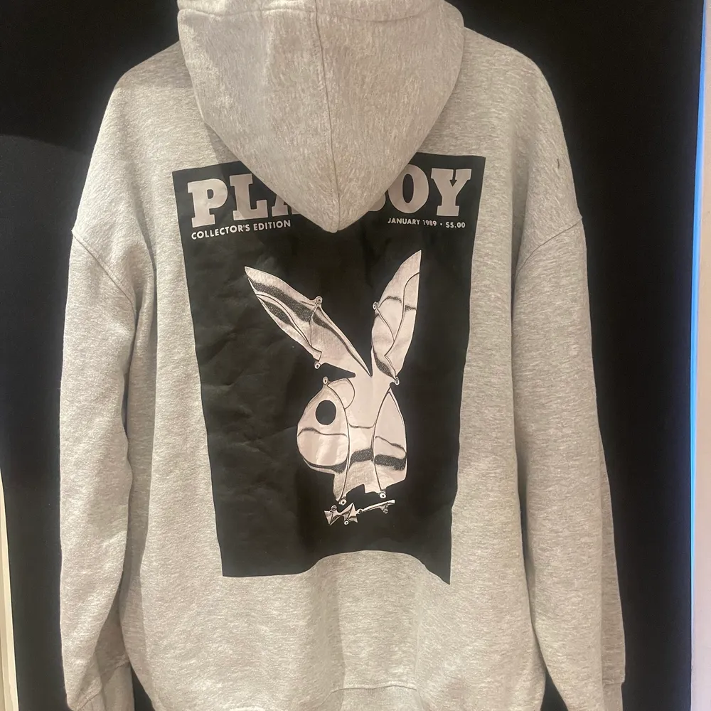 Playboy hoodie oversize, knappt använd. Storlek S. Tröjor & Koftor.