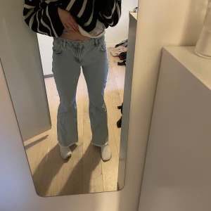 Lågmidjade jeans från asos - Storlek 36