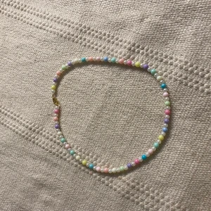 Pärlhalsband  - Pärlhalsband super fin enkel frakt 15 kr man får frakt bevis !!!