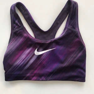 Nike sports bra - Nike sport-bh i olika nyanser av lila💜 nästan aldrig använt men säljer pga för liten
