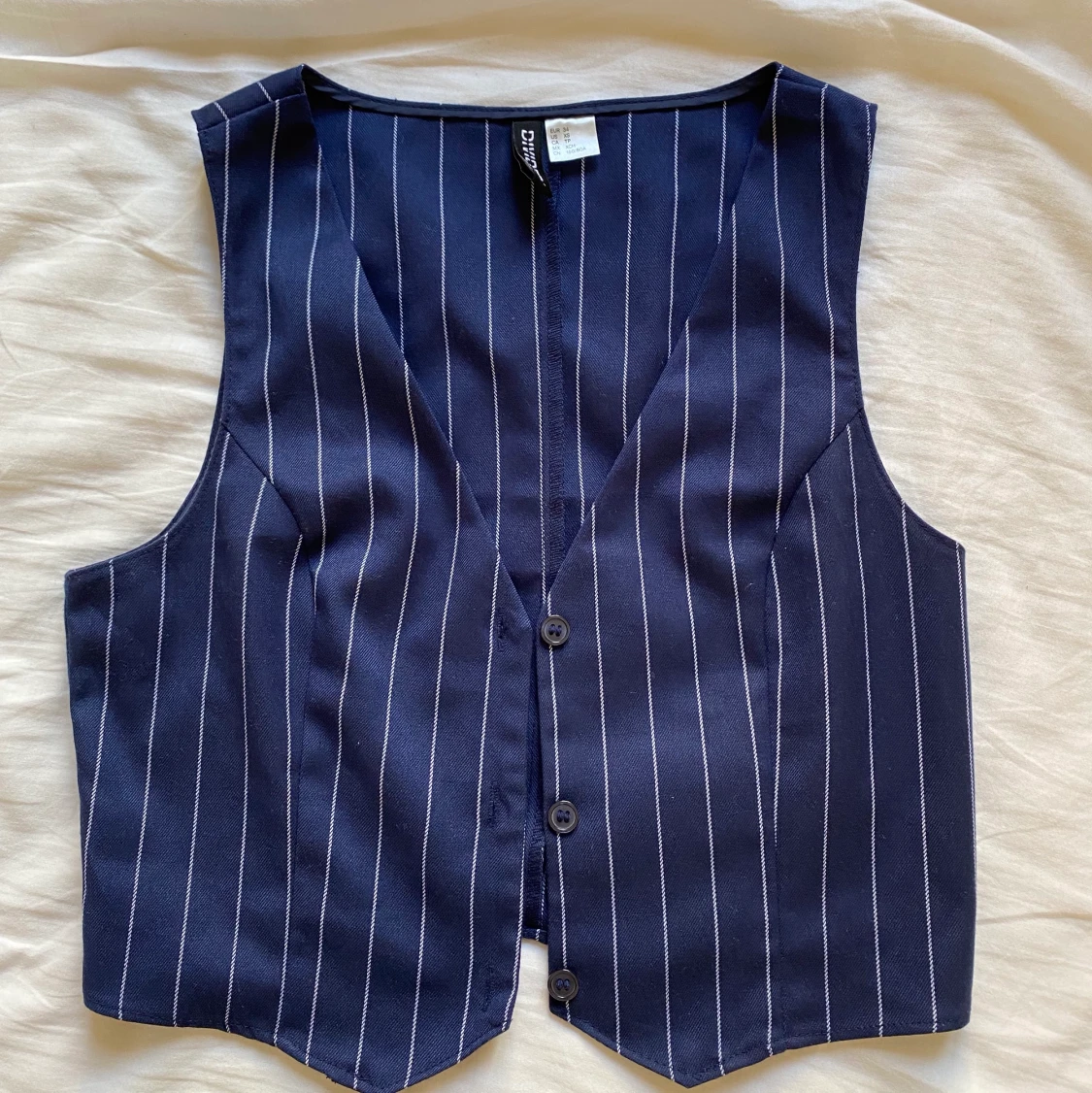 h&m blå mönstrad väst  - 91