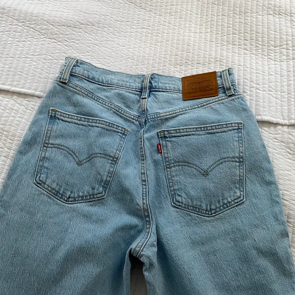 Säljer mina nya Levis jeans då dem är för små. Aldrig använda. Storlek 28, längd 29⚡️⚡️⚡️. Jeans & Byxor.