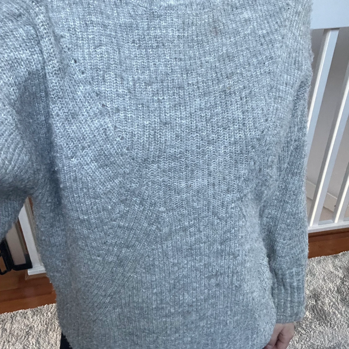 Grå stickad  - 90