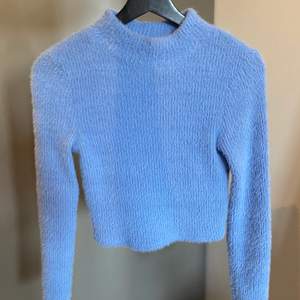 Blå stickad tröja från zara, köpt på plick!