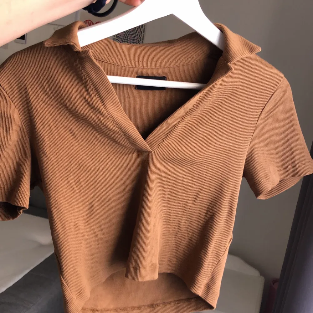 fin brun T-shirt från even&odd💕💕💕💕 i storlek s och har används väldigt snålt. T-shirts.