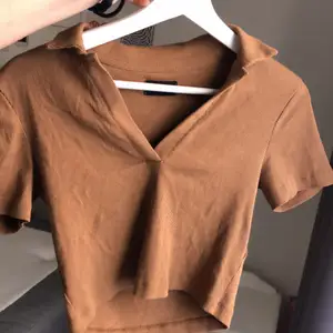fin brun T-shirt från even&odd💕💕💕💕 i storlek s och har används väldigt snålt