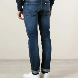 Acne Jeans - Acne Max Prince - North Dark Blue. En regular/slim byxa i toppenskick.