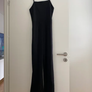 Byxdress  - Svart oanvänd byxdress