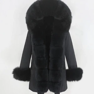 Parka jacka  - Jätte fin populär jacka i modellen ”Fatima Parka”. Nypriset på den är 3999kr men säljer den för 600kr eftersom den är använd. Pälsen är äkta och är avtagbar, tvättar jackan innan köp! 🤎