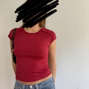 Söt tröja  - Tröja i bra skick, möts på söder eller så står köparen för frakten💕