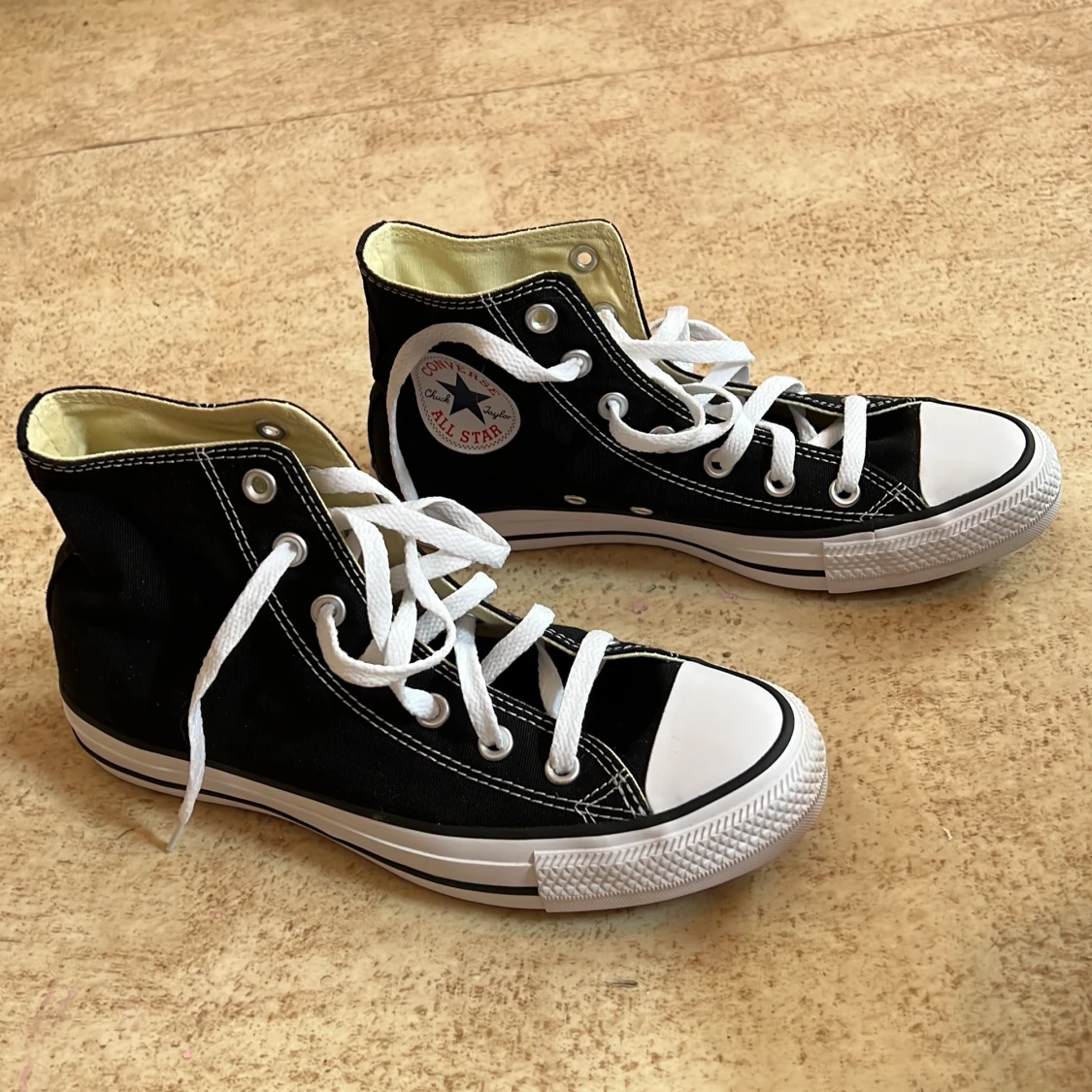 Svarta höga converse - 91