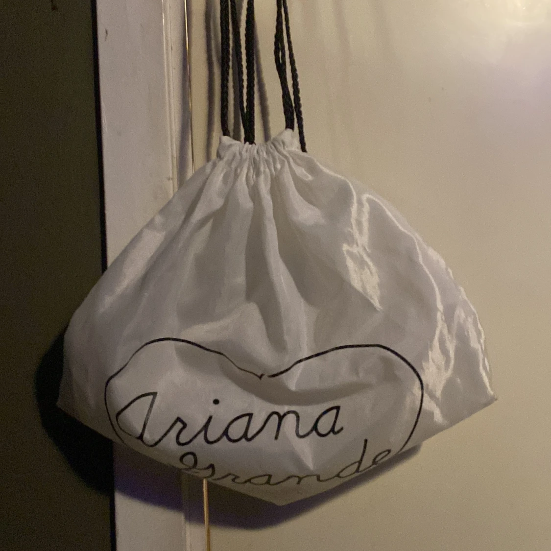 Ariana Grande VIP Väska - 90