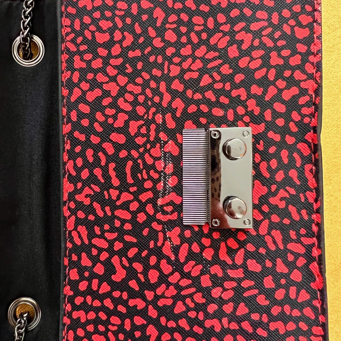 ❣️LITEN VÄSKA I röd/svart från BERSHKA❣️ - 91