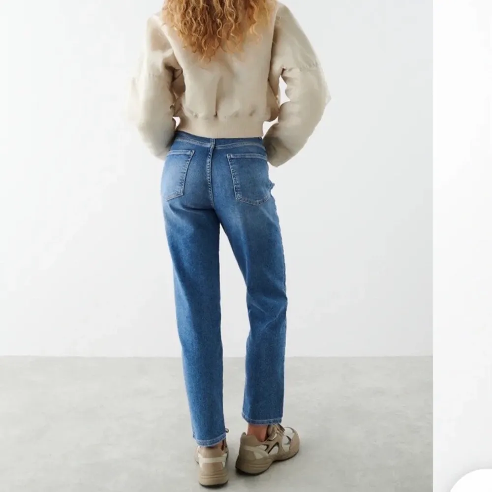 Oanvända jeans från Gina tricot, nypris 499kr. Jeans & Byxor.